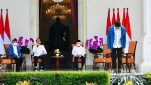Presiden Jokowi Resmi Lantik 6 Menteri dan 5 Wamen