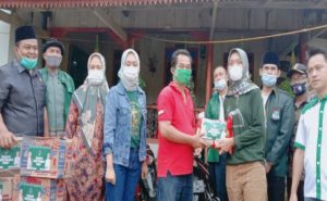 Anggota DPD RI Dr. Jihan Nurlela,  Serahkan Bantuan 150kg Beras, 130kg Telur dan Mie Instan Untuk Korban Banjir Bulok
