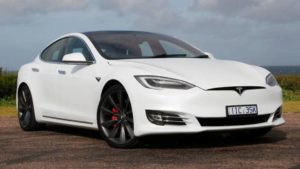 Mobil Listrik Tesla S, Kemudi seperti Pesawat, Harga Miliaran