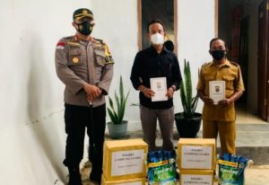 Kapolres Lampung Utara Beri Bantuan Sembako kepada Guru dan Penjaga Sekolah Bhayangkari Korban Banjir