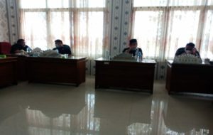 Komisi II DPRD Tanggamus Hearing Dengan Dinas Koperindag Terkait Dana Bantuan Covid-19