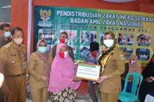 Bupati Bersama  Baznas Tanggamus  Bagikan Bantuan Kepada Mustahiq