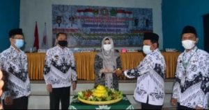 Bupati Dewi Handajani Buka Konferkab PGRI Kabupaten Tanggamus