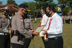 Kapolres Lampura AKBP Bambang Yudho Martono Pimpin Upacara Hari Kesadaran Nasional Tingkat Kabupaten