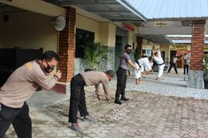 Kapolres Tubabar Ajak Masyarakat Berjemur dan Olahraga Ringan