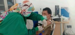 Nakes RSUD Bandar Negara Husada Provinsi Lampung Dapatkan Vaksin Booster