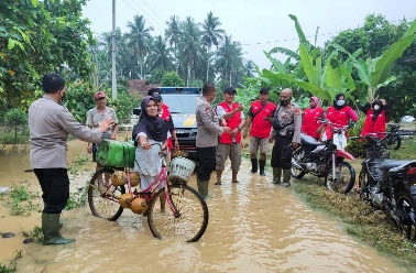 Wakapolres Tanggamus Periksa Titik Banjir Semaka