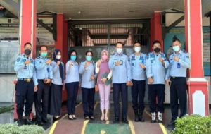 Kepala Divisi Pelayanan Hukum Kanwil Kemenkumham Lampung Beri  Bantuan Hukum WBP Lapas Kota Agung