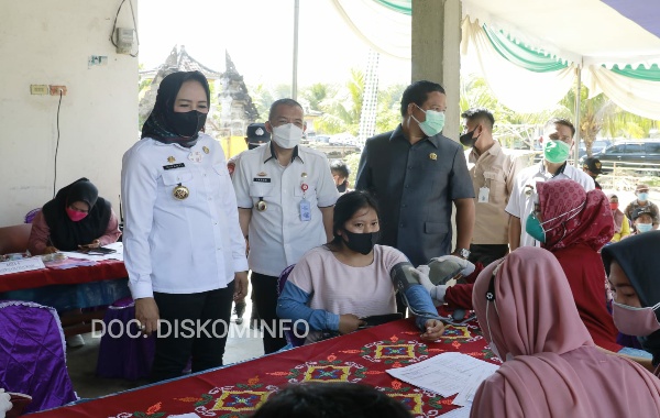 Bupati Tulang Bawang Tinjau Vaksinasi Lintas Agama