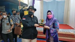 Wamen Pertanian Tinjau Integrasi Budidaya Pisang dan Ternak Sapi di Tanggamus