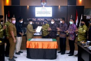 Bupati Serahkan Hibah Tanah dan Gedung Kantor KPU Kabupaten Lampung Utara