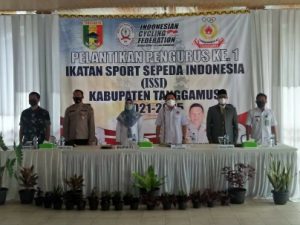 Bupati Dewi Handajani Hadiri Pelantikan Pengurus ISSI Kabupaten Tanggamus