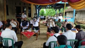 Bupati Tanggamus Tinjau Calon Lokasi Program I-CARE
