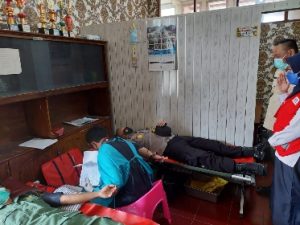Kapolres Tanggamus dan Personelnya Ikut Donor Darah HUT Satpol PP