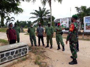 Babinsa Roy Martin Instrukikan  Linmas Menjadi Pelopor Keamanan Desa