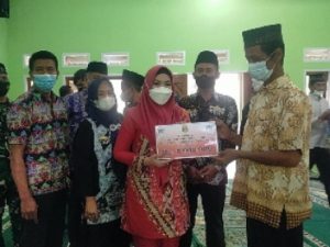 Bupati Tanggamus Kembali Memberikan Bantuan Dana Hibah Untuk Mesjid