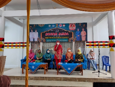 Bazar Amal TP-PKK Tanggamus Peringati Hari Kartini