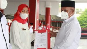 Bupati Lampung Selatan Menyerahkan SK P3K Kepada 347 Guru Di Lampung Selatan
