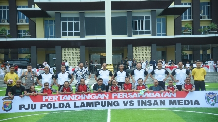 Polda Lampung Libas Insan Pers 3-1 Dalam Pertandingan Persahabatan Mini Soccer
