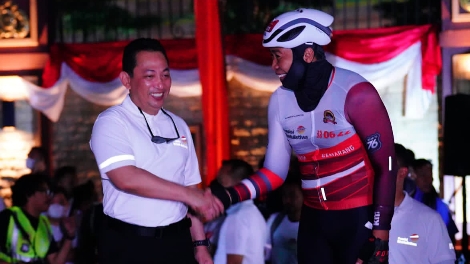 Kapolri Lepas Pesepeda yang Pecahkan Rekor MURI, Gowes Sejauh 508 Km