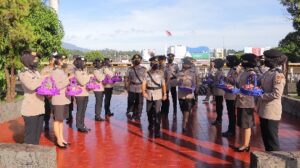 Beri Penghormatan di TMP Tanjung Karang, Wakapolda Lampung : Lanjutkan Semangat Pahlawan Wujudkan Indonesia Emas