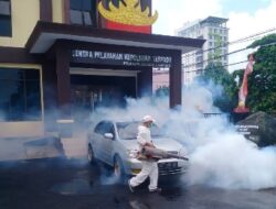 Cegah Demam Berdarah, Polresta Bandar Lampung Lakukan Fogging