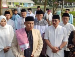 Bupati Lampung Selatan Serahkan 53 Ekor Sapi Qurban