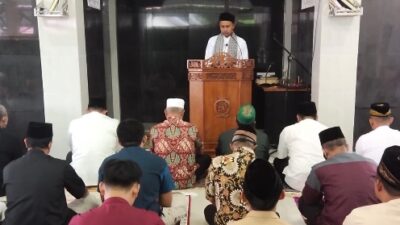 Polres Tanggamus Gelar Sholat Idul Adha di Masjid Hidayatullah dan Potong Hewan Qurban