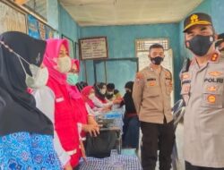 Kapolres Pesawaran Tinjau Vaksinasi di Desa Sukabanjar