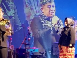 Bupati Pesawaran Dendi Ramadhona Raih penghargaan Tribun Lampung Award 2022