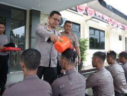 Sebanyak 10 Bintara Remaja, Melaksanakan Tradisi Pembaretan Di Polres Lampung Timur