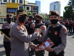 Polresta Bandar Lampung berikan Penghargaan 53 Personil  dan PTDH 3 Personil