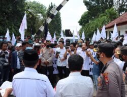 Polres Lampung Timur Amankan Aksi Unjuk Rasa di Kantor Bupati Dan Kantor DPRD