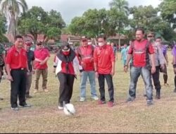 Bupati Dewi Handajani Membuka Turnamen Sepakbola Bupati Cup Tahun 2022