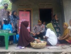 Polres Pesawaran Salurkan Bantuan Sembako Kepada Korban Banjir