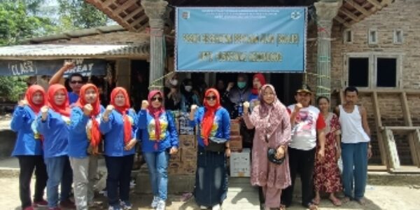 Srikandi Dermawan Pesawaran Salurakan Bantuan Untuk Korban Banjir