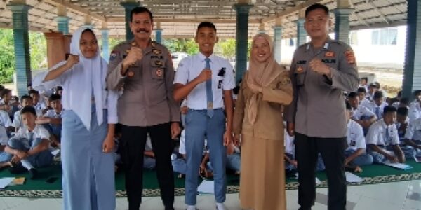 Satbinmas Polres Pesawaran Beri Penyuluhan di SMK Negeri 1 Gedong Tataan