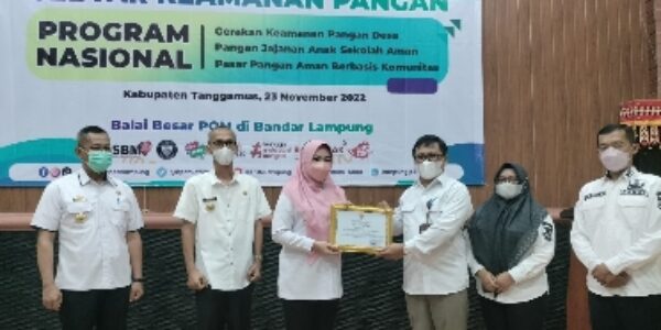 Bupati Dewi Handajani Membuka Gebyar Keamanan Pangan Program Nasional
