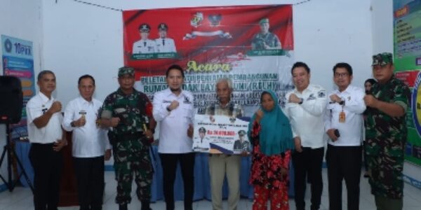 Wakil Bupati Lampung Utara Serahkan Bantuan Bedah Rumah
