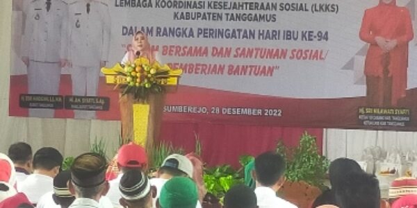 Bupati Tanggamus Hadiri Senam Bersama dan Beri Bansos