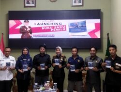 Kejari Pesawaran Launching Buku Saku Pemilihan Umum