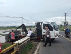 Kecelakaan Tunggal, Pickup Masuk Sawah