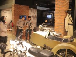 Kabid Humas Polda Lampung Bersama Kasi Humas Polres/ta Jajaran Polda Lampung Kunjungi Museum Polri