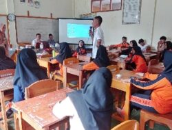 Pelajar SMK Nurul Huda Dapat Pelatihan Jurnalistik dari PWI Pringsewu
