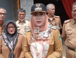 Bupati Tanggamus Dewi Handajani Tinjau Bazar Beras Murah