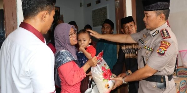 Berikan Tali Asih, Kapolresta Bandar Lampung Kunjungi Keluarga Korban Meninggal Dunia Jatuhnya Lift Di Sekolah Az Zahra