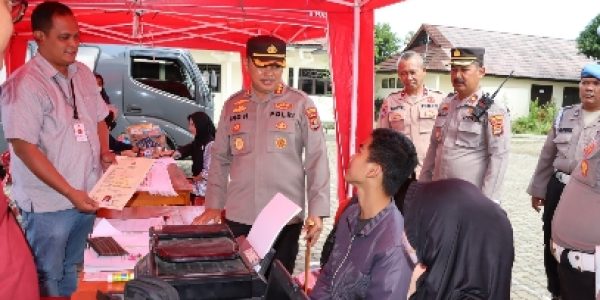 Hadir Di Kelurahan Gedong Air,  DPD RI Abdul Hakim Apresiasi Pelayanan Presisi Polresta