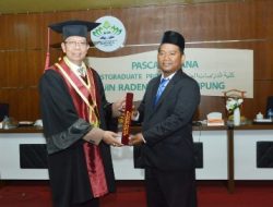 Muhammad Idris, Anak Tukang Kerupuk Dari Pringsewu Raih Gelar Doktor