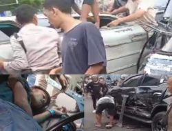 Tiga Mobil Terlibat Lakalantas di JL Raden Intan, Dua Angkot Terbalik