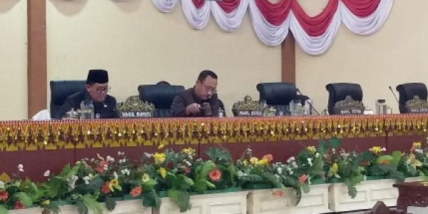Wakil Bupati Tanggamus AM. Syafi’i Hadiri Rapat Paripurna Rancangan APBD Perubahan TA 2023